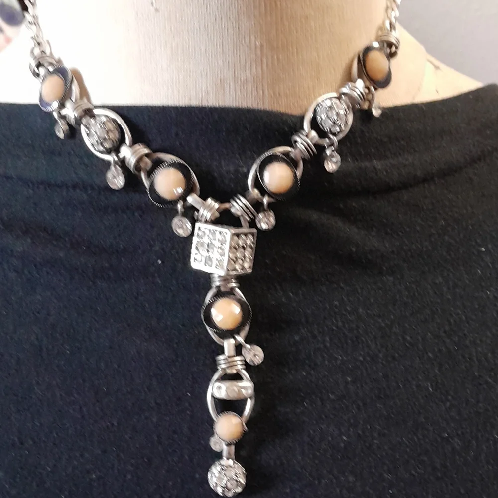 Necklace - Picture 1 of 4